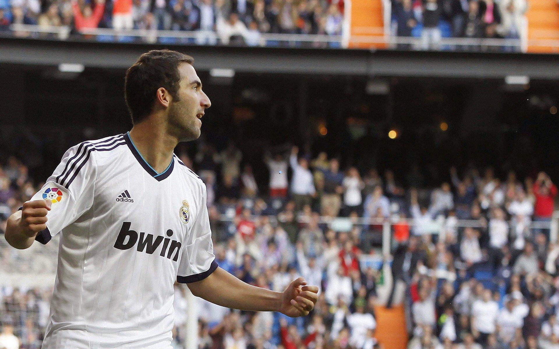 西甲前瞻,皇家社会主场筑铁壁,巴萨客战攻坚考验防守成色,专家预测比分暗藏玄机